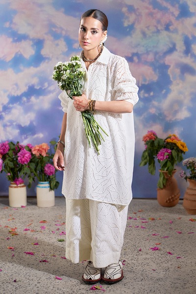 Spring-Fling-Exclusive-Top-S25W8006-White-8