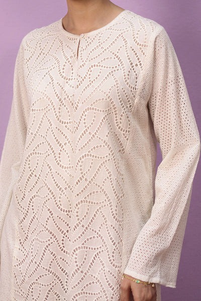 Spring-Fling-Schiffli-Style-Top-S25W8015-White-14