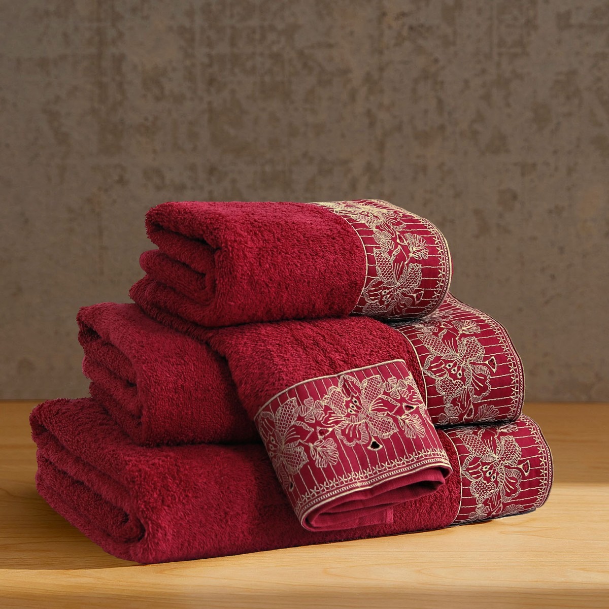 Laced - Embroidered Towel Set