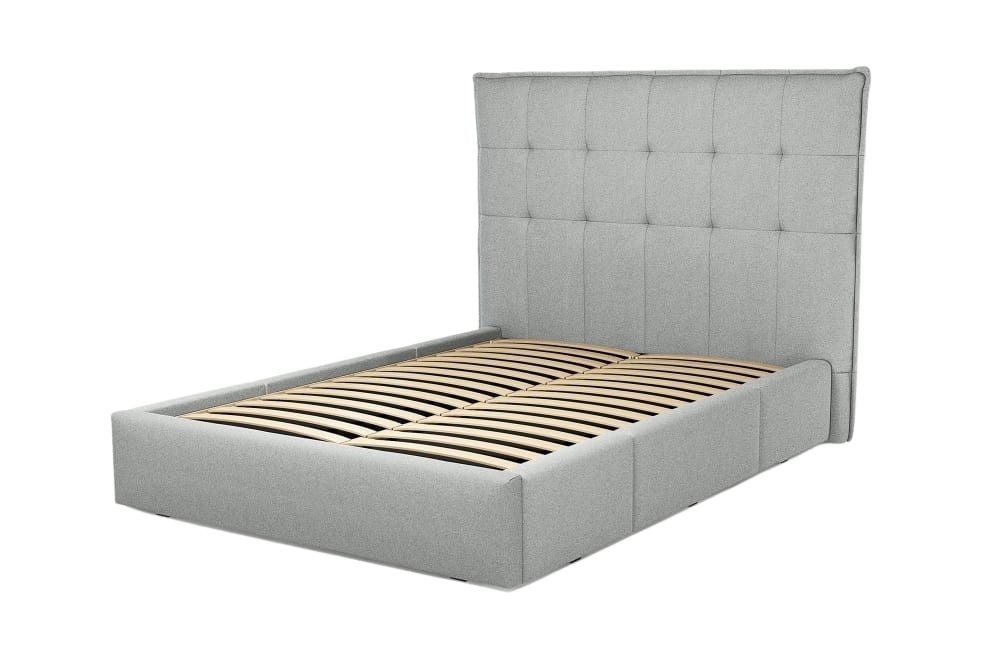 Wynsum-Upholstered-Bed
