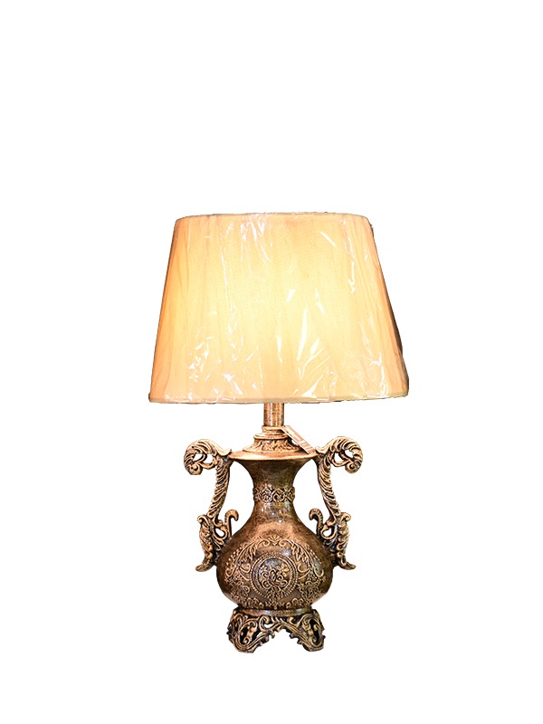 Amergin-Table-lamp
