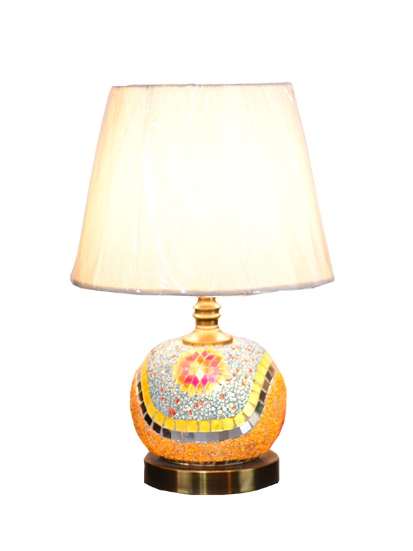 Bedeck-Table-lamp
