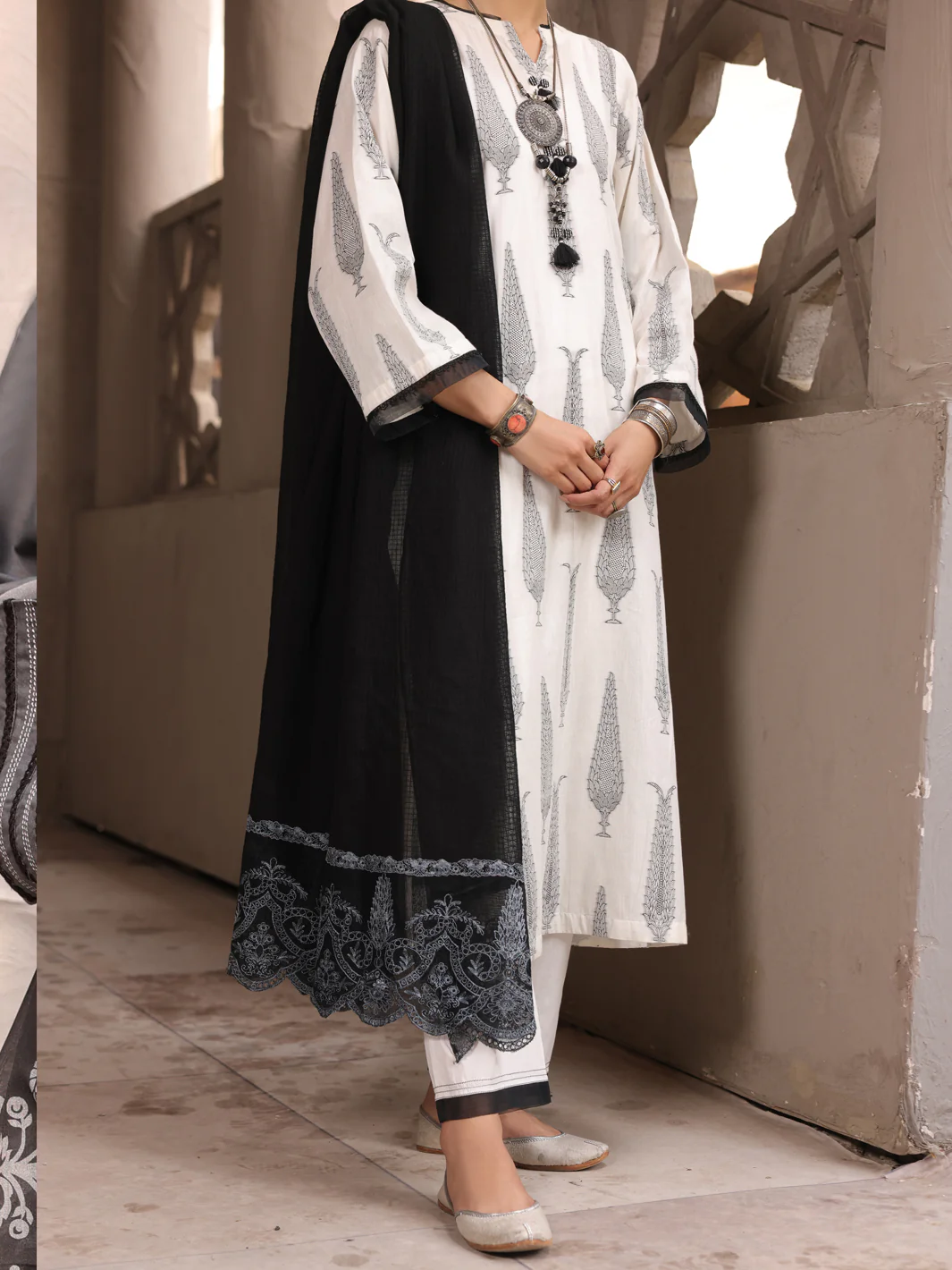 BLACK-&-WHITE-JACQUARD-3-PIECE-UNSTITCHED-ALP-3PS-1634