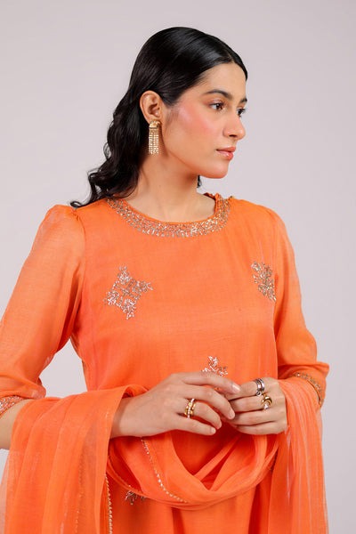 Zahra-Gota-Gleam-Ensemble-S25T6051-Orange-8