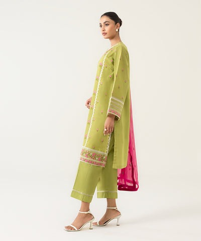 3-PIECE-DYED-EMBROIDERED-LAWN-SUIT