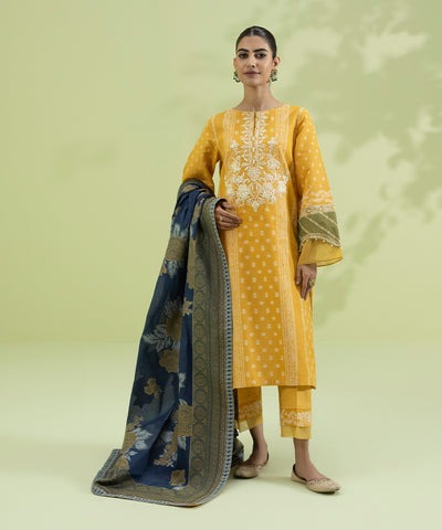3-PIECE-EMBROIDERED-JACQUARD-SUIT