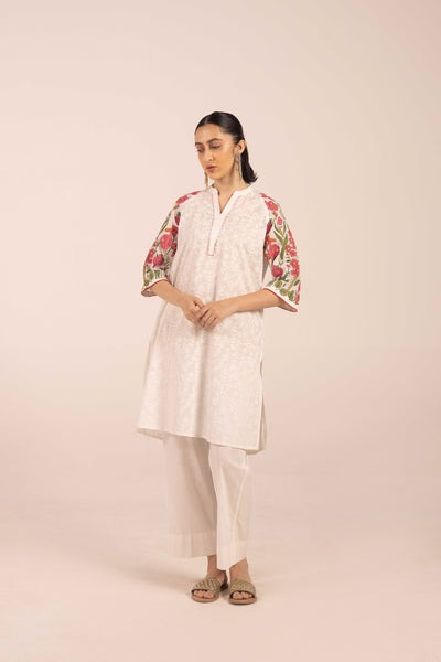 Serenade-Melodic-Kurta-S25W8140-White-12