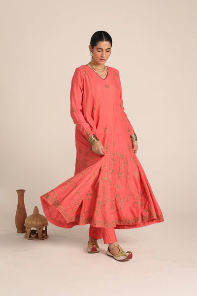 Hues-of-Red-Gilded-Flare-Ensemble-S25F7034-Coral-8