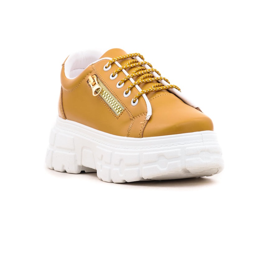 Mustard-Casual-Sneaker-AT7162
