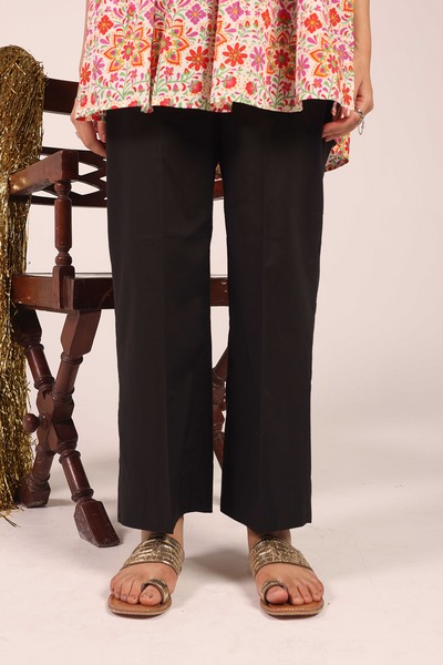 Straight-Silhouette-Trousers-S25W8081-Black-8