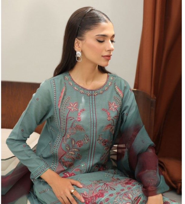 Embroidered-Kurta-Dupatta-Trouser-Green-Khaddar-3287
