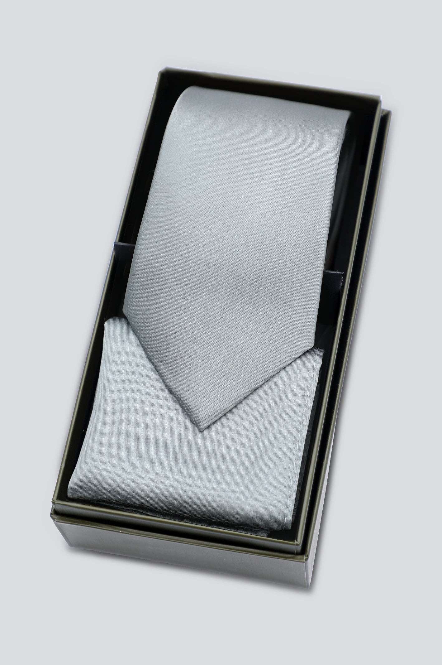 Silver-Luxury-Tie-With-Pocket-Square